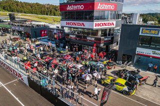 SUGO Race 2 Parc Ferme | SRO Motorsport Group