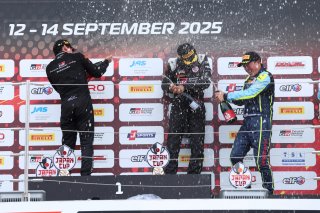 Suzuka Race 2 Podium GT4 | SRO Motorsport Group