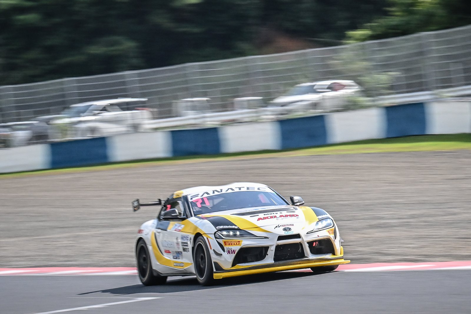 AKILAND RACINGがGT4クラスに参戦！　国本雄資がドライブ