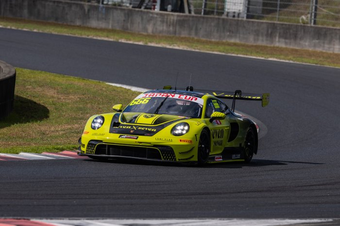 Japan Cup 予選: 666号車がデビュー戦でポール！98号車はQ2でトップ