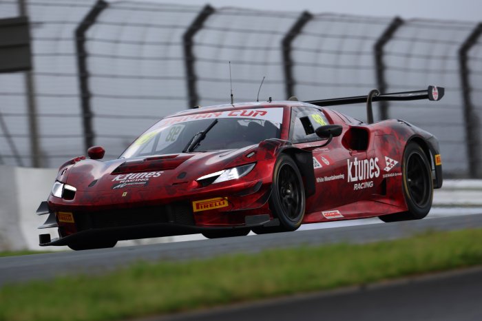 Japan Cupレース2: 98号車が劇的ポールトゥウィンで2連勝！